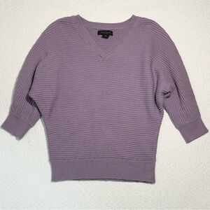 Tahari Lilac V-Neck Sweater Medium Soft Cotton Blend Relaxed Fit